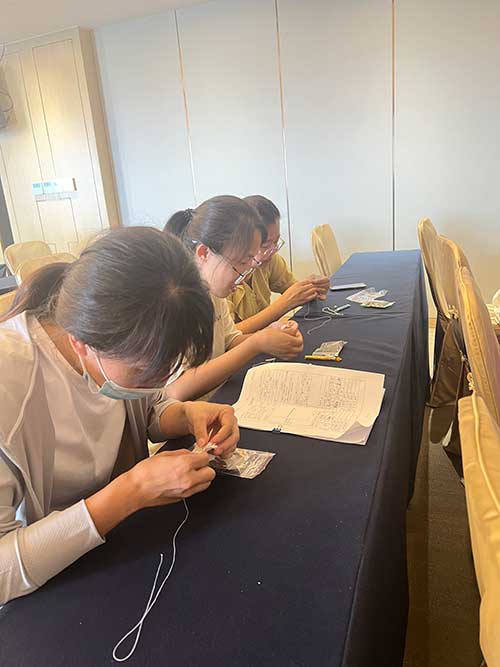 【巧手做香包 健康迎端午】創力集團開展香包制作活動(圖3)