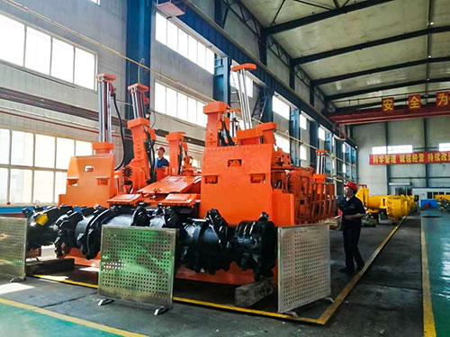 上海創(chuàng)力集團(tuán)下屬大同同力公司圓滿(mǎn)完成久益掘錨機(jī)維修任務(wù)(圖2)