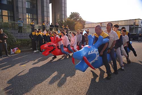 毛毛蟲.jpg 秋韻飛揚 活力綻放 | 上海創力集團秋季運動會取得圓滿成功(圖5)